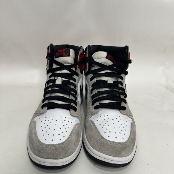 Nike Air Jordan 1 Retro High “Light Smoke Grey” - Picture 2 of 10
